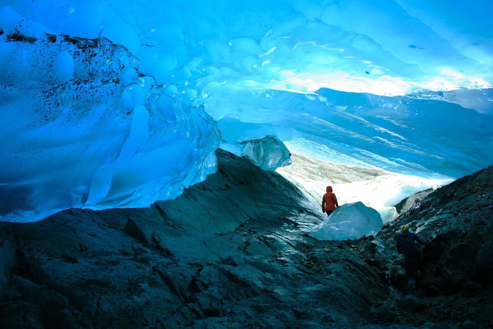 mendenhall glacier cave, alaska